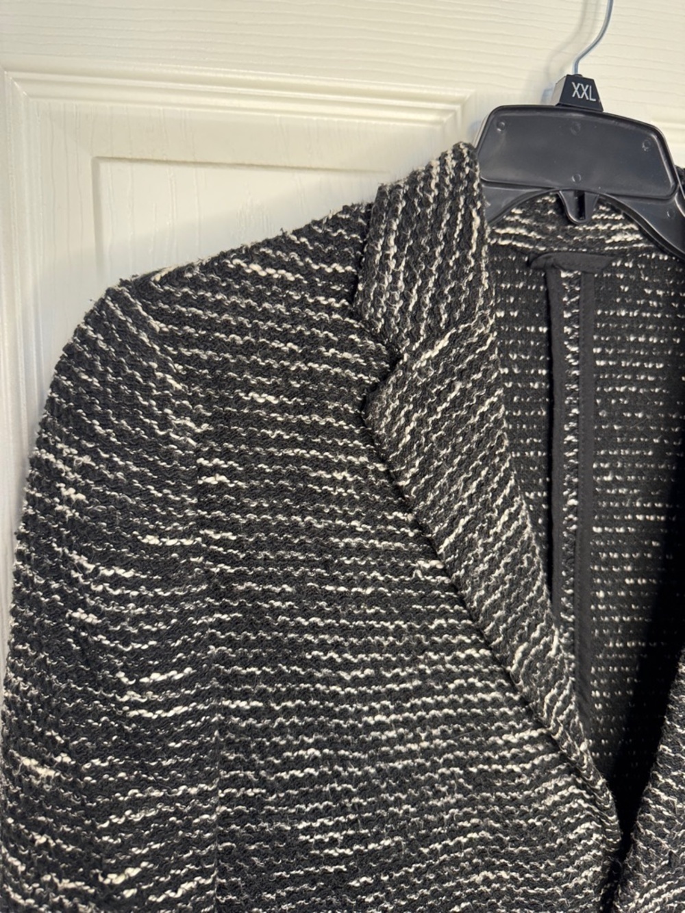 EUC Woman’s Black & Silver Knit Blazer - Picture 7 of 8
